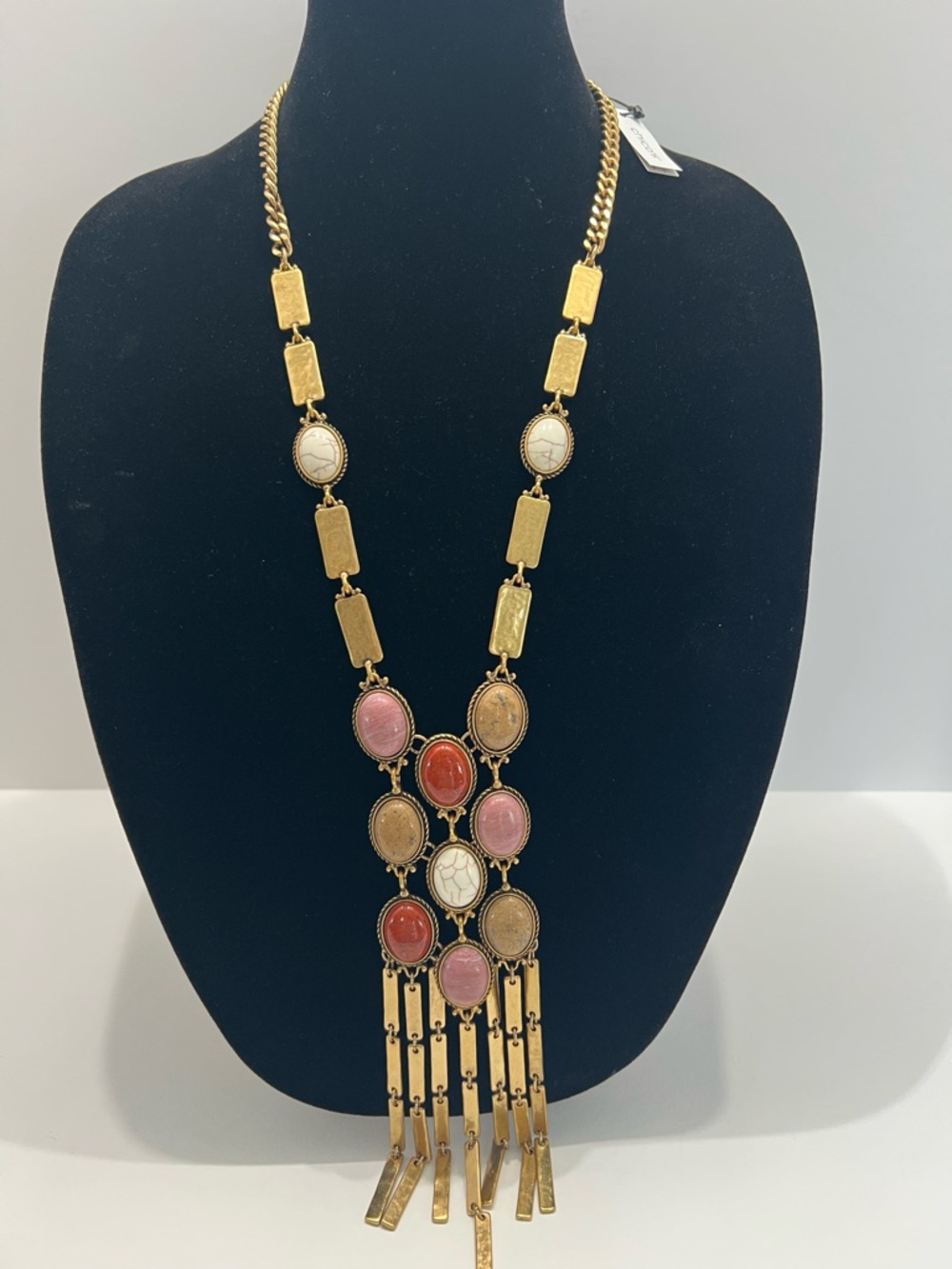 CHICO’s NWT brass Multi-Stone Necklace in Pink, rust Ivory weight 6.2 oz